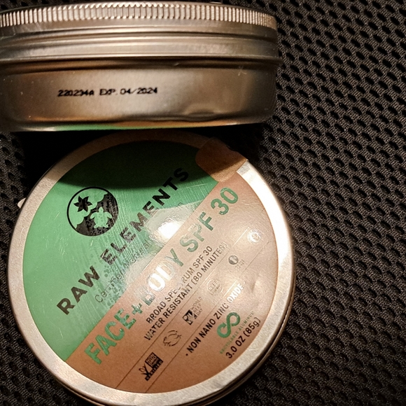 (2) Raw Elements  FACE AND BODY SPF 30 - Picture 4 of 5